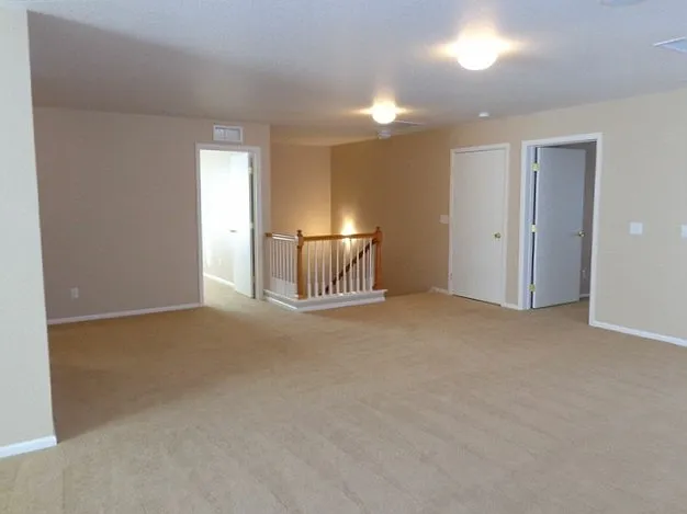 3 bed, 2.5 bath, 3692 sqft, $3,555 — Photo 4