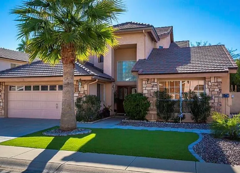 11015 W Laurelwood Ln — Photo 2
