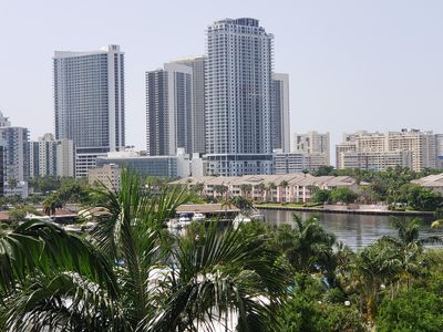 600 Three Islands Blvd APT 619, Hallandale, FL, 33009