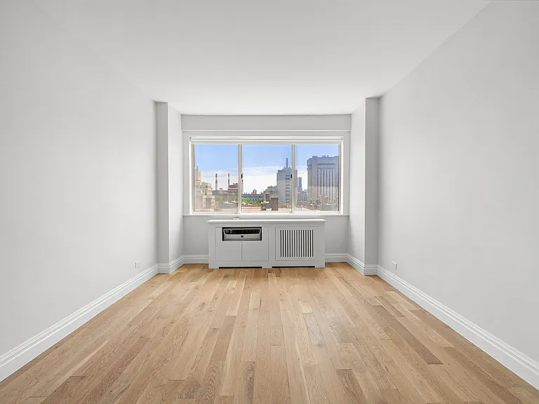 360 E 65th St #10H — Photo 5