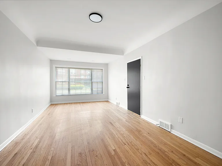 4849 W Hutchinson St #1 — Photo 3