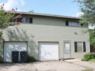 3165 Walnut St, Groves, TX 77619