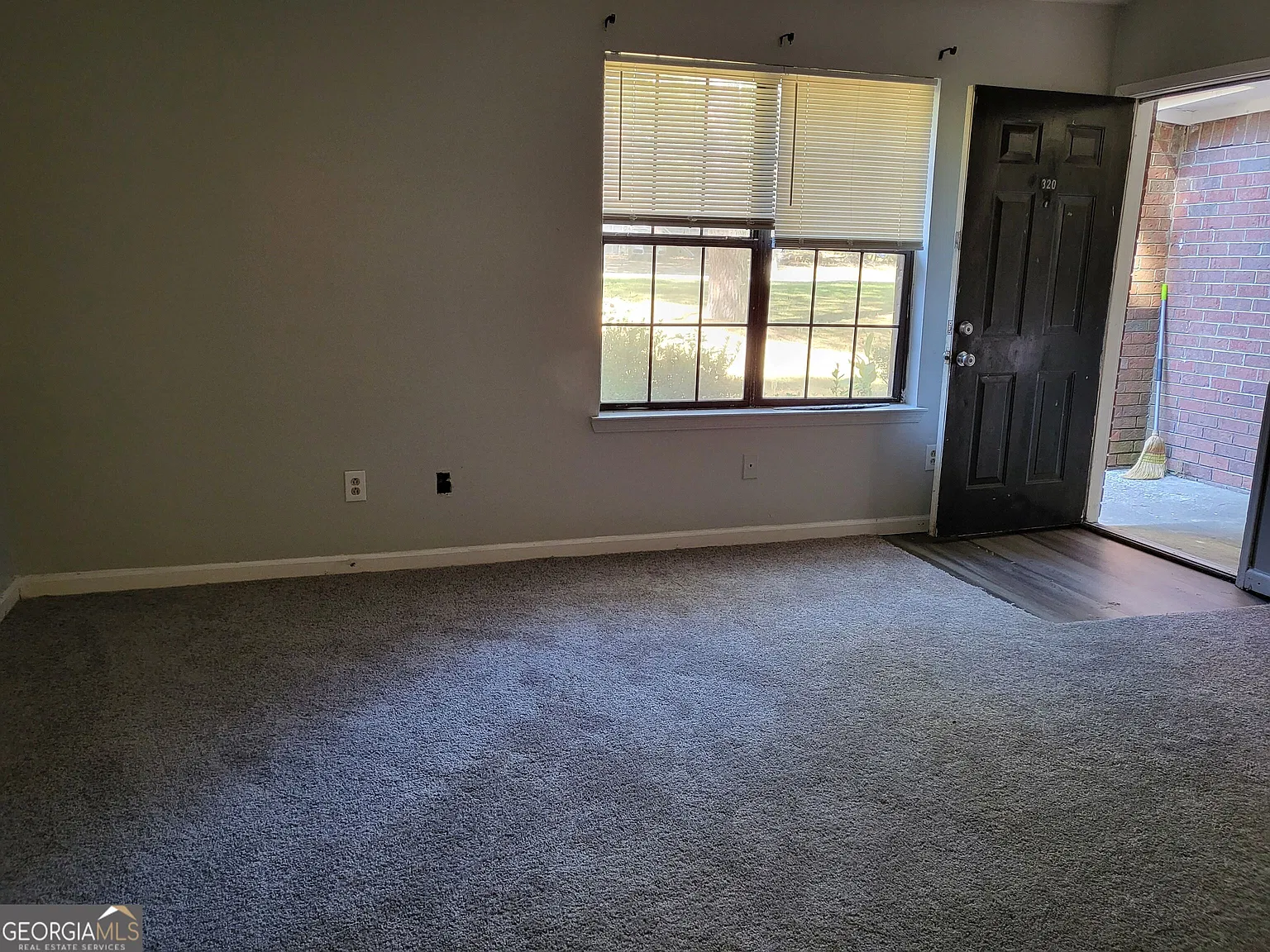 2 bed, 1.5 bath, 1200 sqft, $1,400 — Photo 4