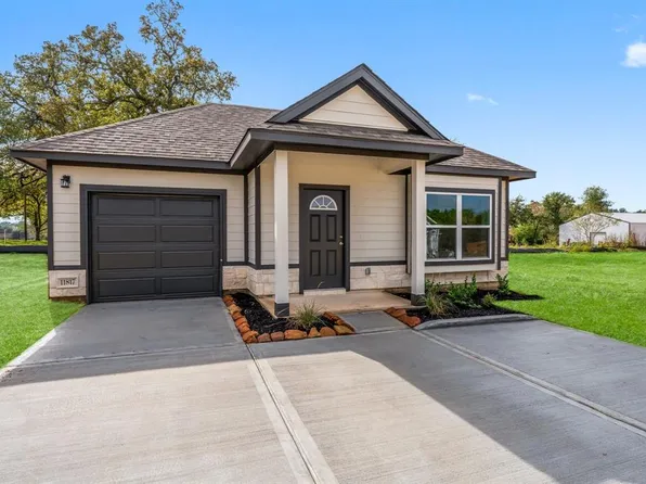 11817 East Gate Drive, Willis, TX 77318