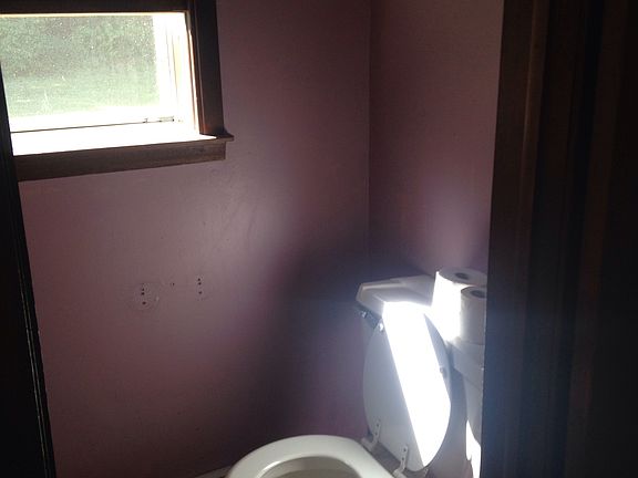 1/2 bathroom