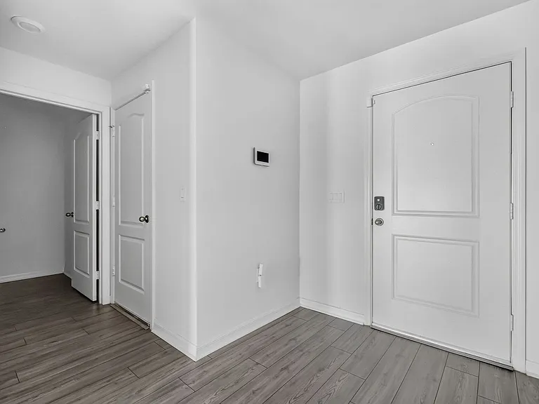 1564 Wynford Cir — Photo 11