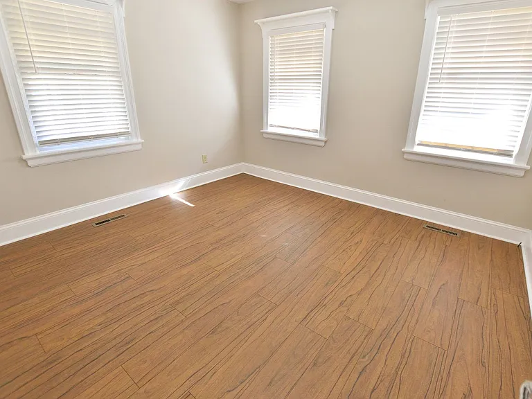 1420 Eastern Ave — Photo 8