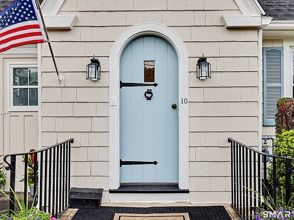 4th image of 10 Elliott Street