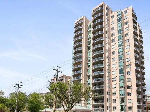 1020 View St #1703, Victoria, BC V8V 4Y4