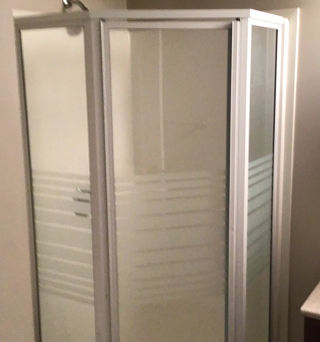 5202 49th St, Unit 104 - Bachelor Apartment — Photo 3