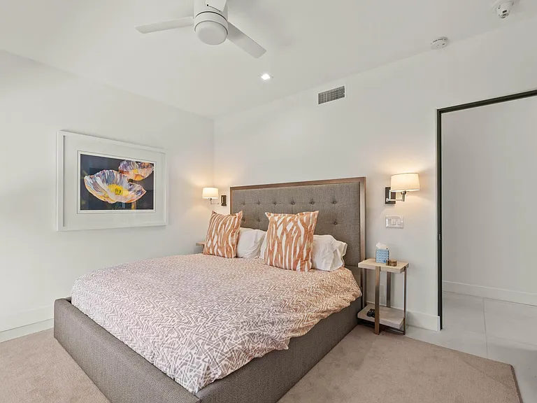 407 Desert Holly Dr — Photo 24