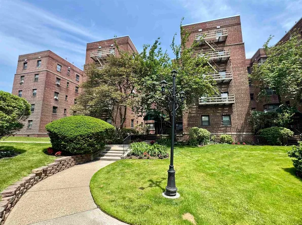 2337 Hudson Ter APT B10, Fort Lee, NJ 07024