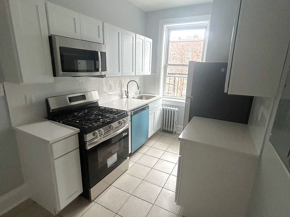 1st image of 136 Manhattan Ave APT 36