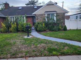 701 Frick St, Elmont, NY 11003
