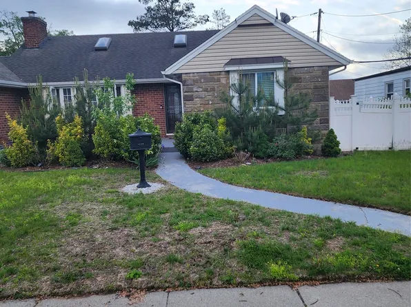 701 Frick Street, Elmont, NY 11003