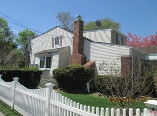 1000 Thomas Ave, Baldwin, NY 11510