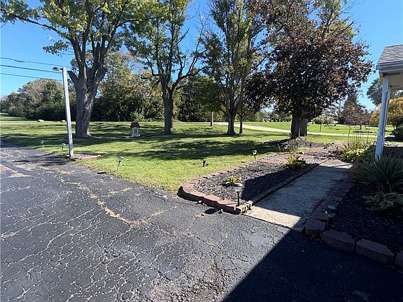 5th image of 5865 Denlinger Rd