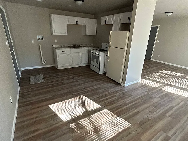 1336 E 51st Pl — Photo 6