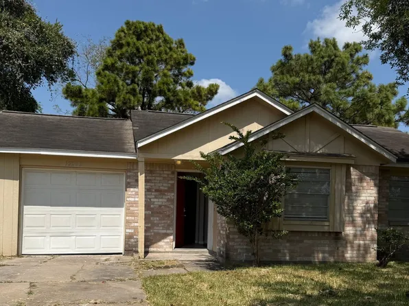 12202 Cape Hyannis Dr, Houston, TX 77048
