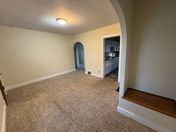 5th image of 302 17th Ave