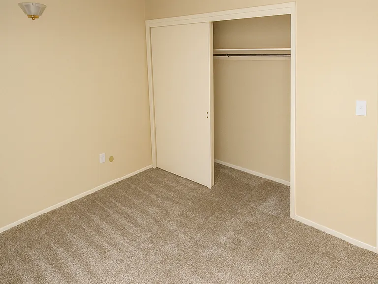 Maple Tree Apartments — Photo 26