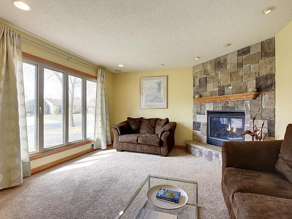 4th image of 11464 Kensington Dr