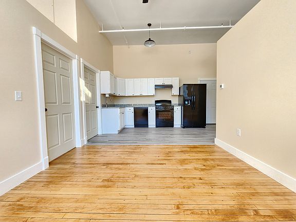 3rd image of 21 Jefferson St #11306498
