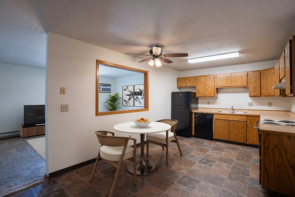 Fargo, ND Southview Village Apartments | Dining - Southview Village