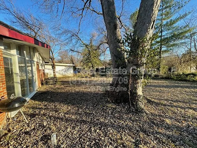 8330 Woodhurst Dr — Photo 8