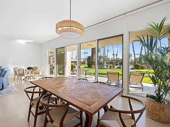 DINING AREA WALLS OF GLASS