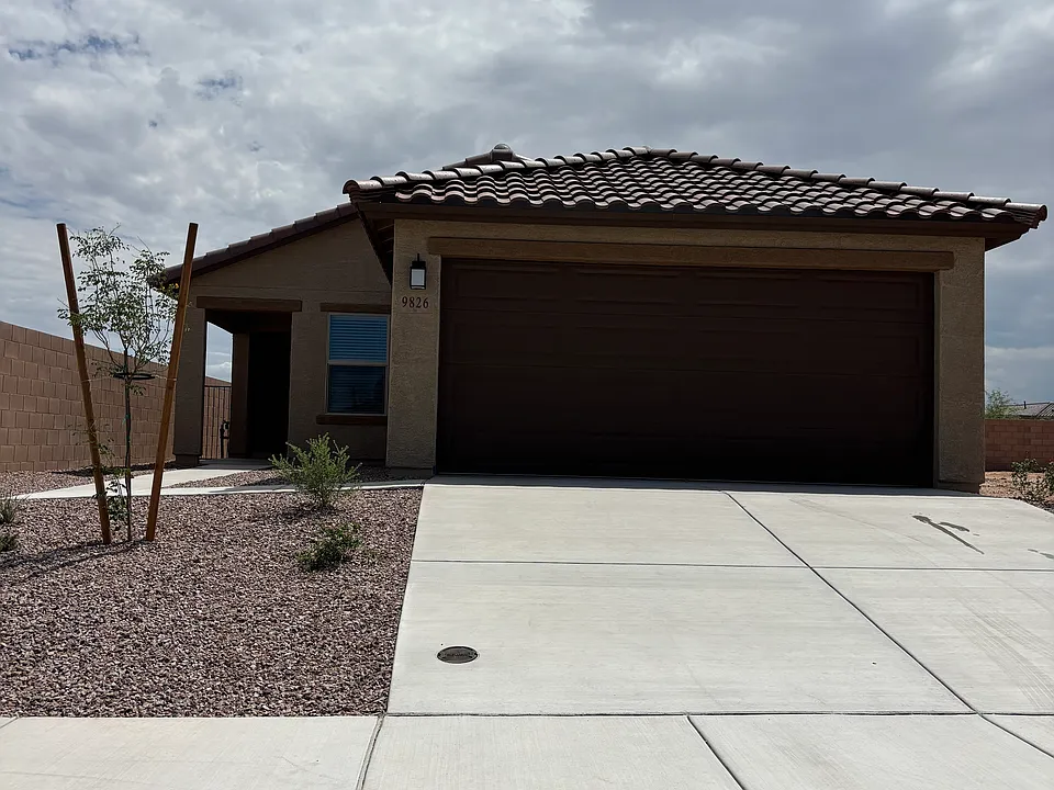 9826 E Lookout Peak Way
