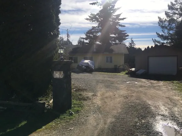 16476 Lovell Ln, Brookings, OR 97415