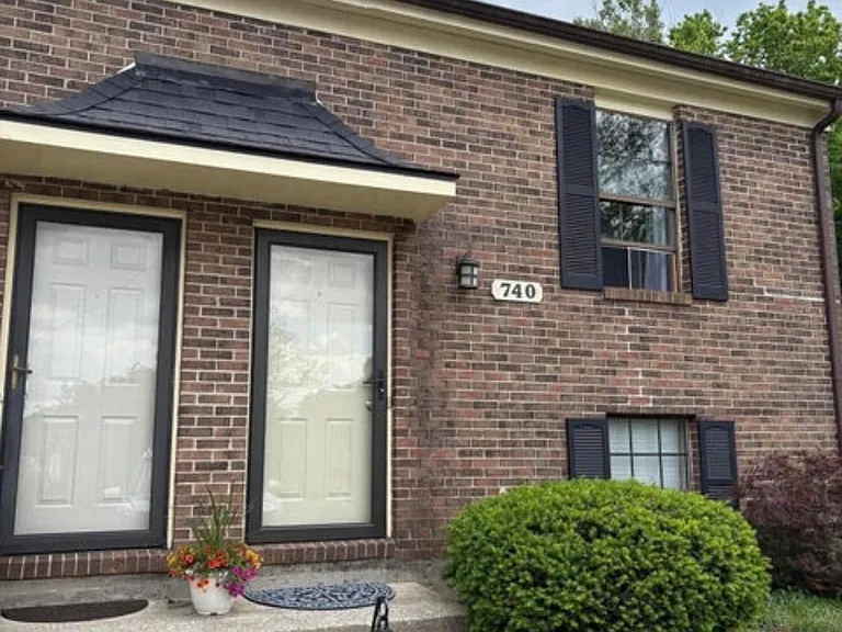 740 Spring Meadows Dr — Photo 2