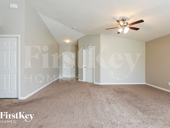 3rd image of 461 SW Kestor Dr