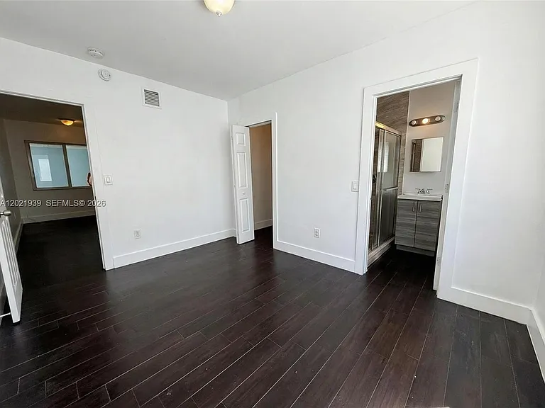 1040 NW 3rd Ave #5 — Photo 9