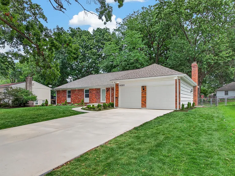 6232 Woodson Rd — Photo 29