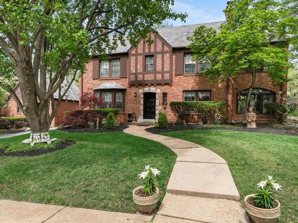 11 Deer Creek Woods, Saint Louis, MO 63124