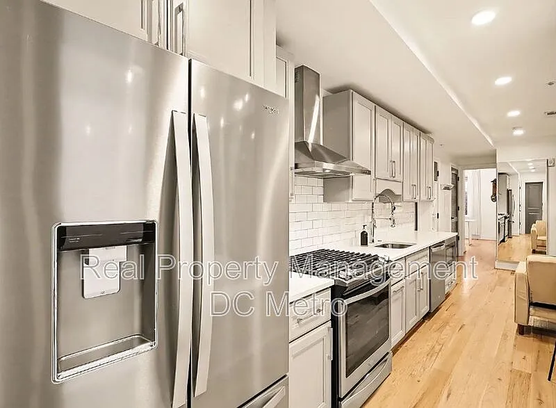 Building Photo - 811 Upshur St NW #1