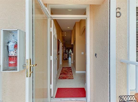 4th image of 2378 Magnolia Ave #6