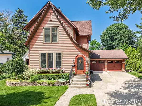 2027 Bourdon St, Muskegon, MI 49441