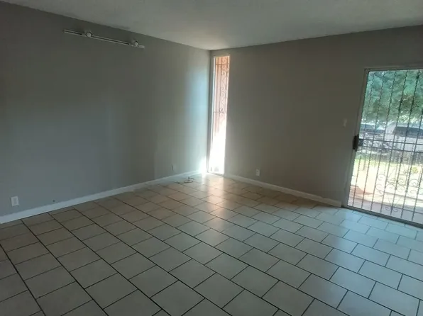 1113 E 113th St #1113, Los Angeles, CA 90059