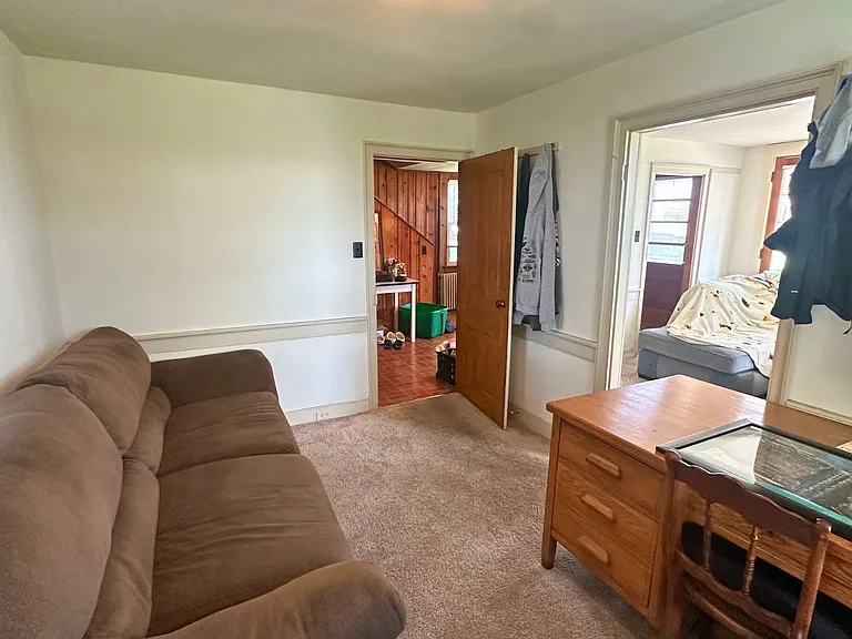 1404 E Newport Rd — Photo 9