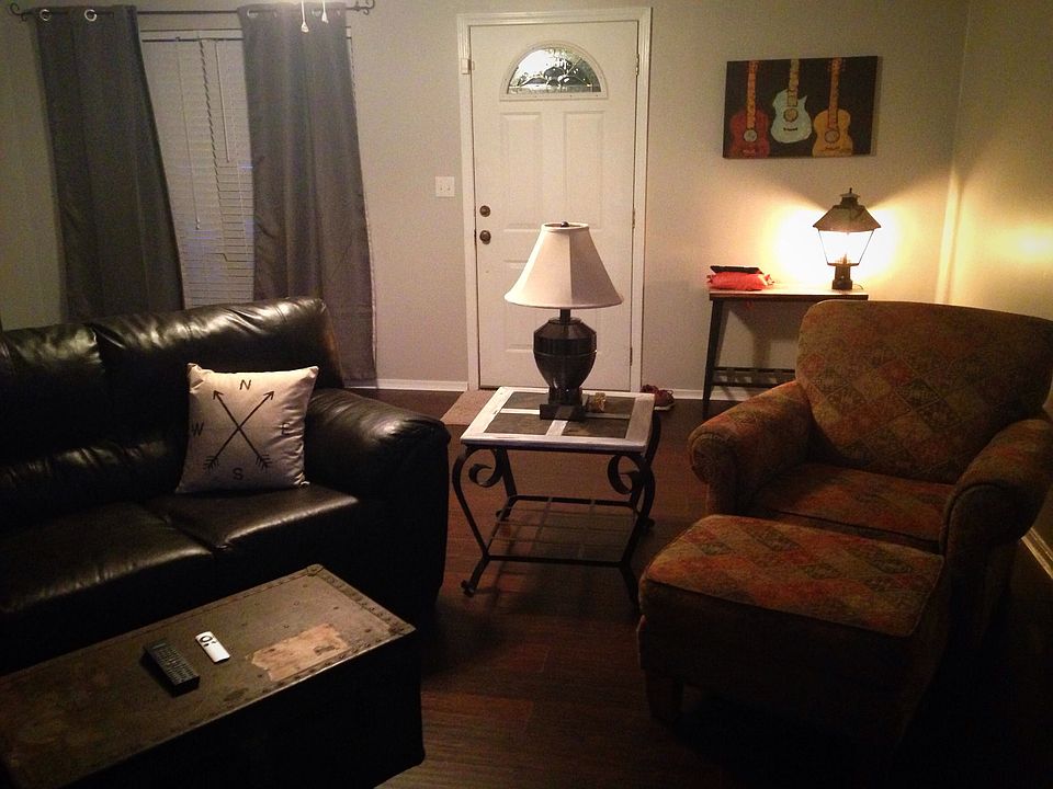 2nd image of 1901 N Bluebird Ln