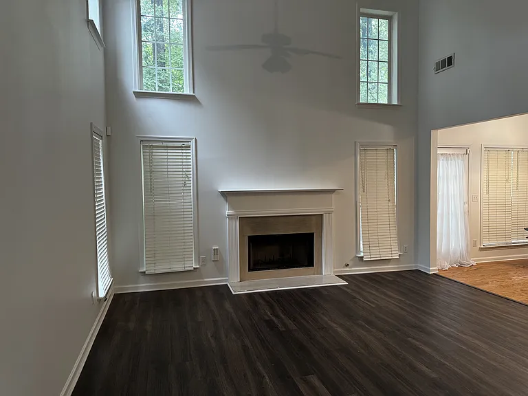 1223 Crescentwood Ln — Photo 9