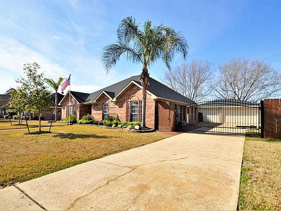 2nd image of 2006 Plantation Dr