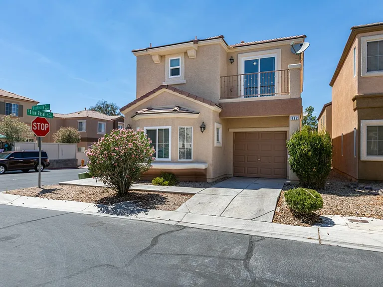 892 Blue Rosalie Pl — Photo 2