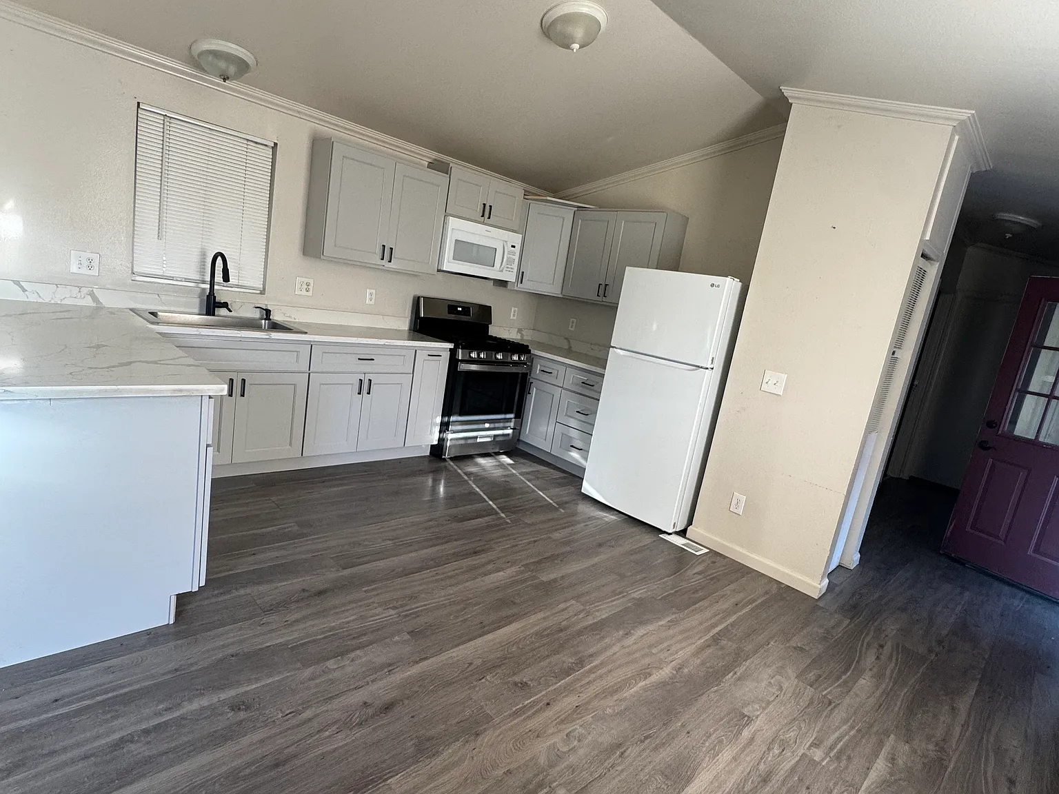 3 bed, 1200 sqft, $1,850 — Photo 3