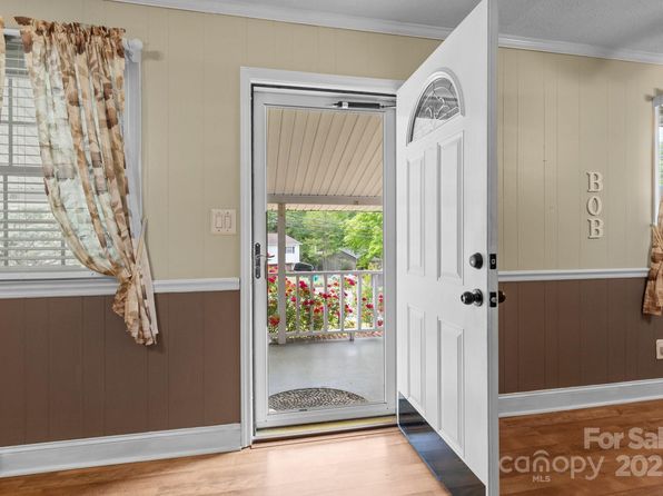 394 Efird St, Gastonia, NC 28054
