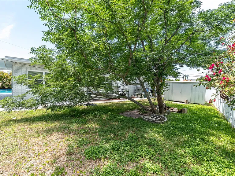 8801 Sunlit Cove Dr NE — Photo 25