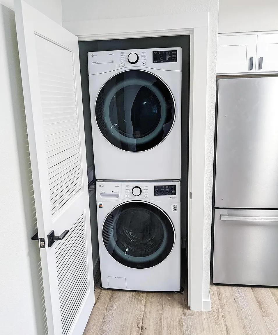 2 bed, 800 sqft, $1,995 — Photo 4